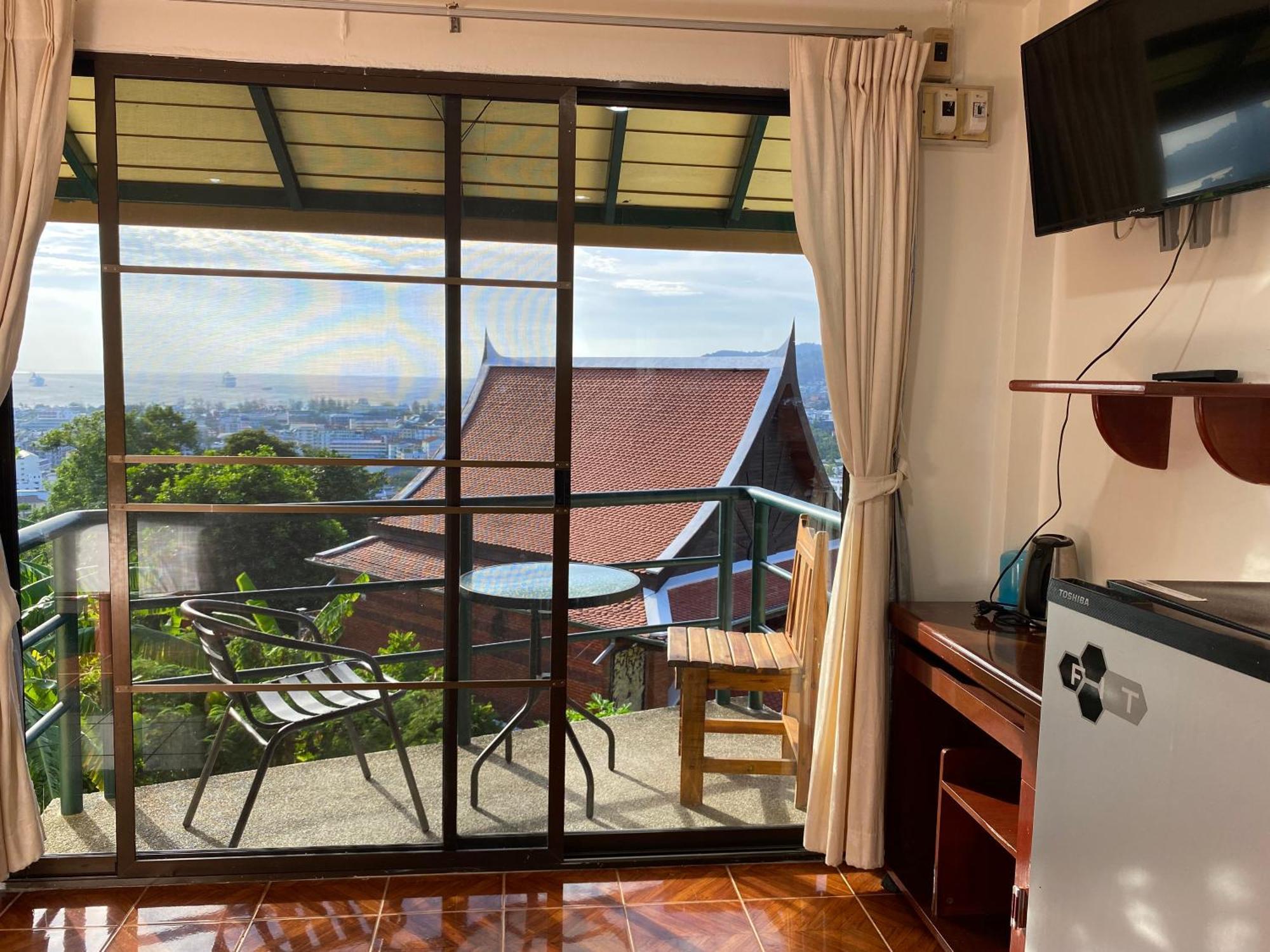 Baan Mon Hill Private Aparthotel